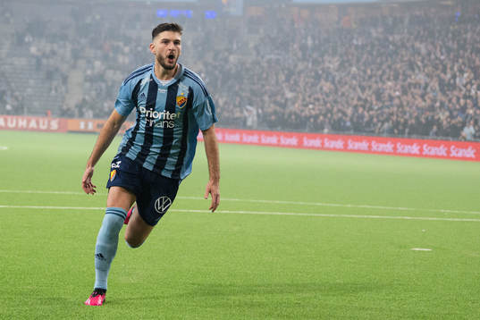 Djurgårdens Besard Sabovic jublar