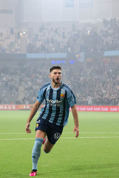 Djurgårdens Besard Sabovic jublar