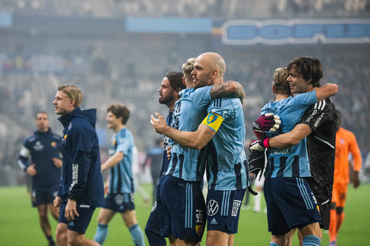 Djurgårdens Marcus Danielson och Victor Edvardsen jublar