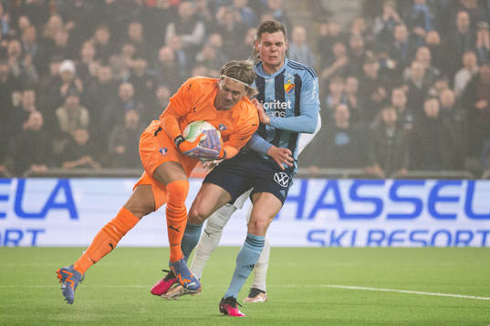 Malmö FFs målvakt Johan Dahlin och Djurgårdens Jacob