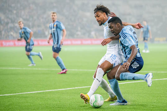 Malmö FFs Joseph Ceesay och Djurgårdens Joel Asoro
