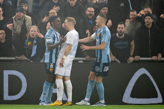 Djurgårdens Joel Asoro och Malmö FFs Anton Tinnerholm