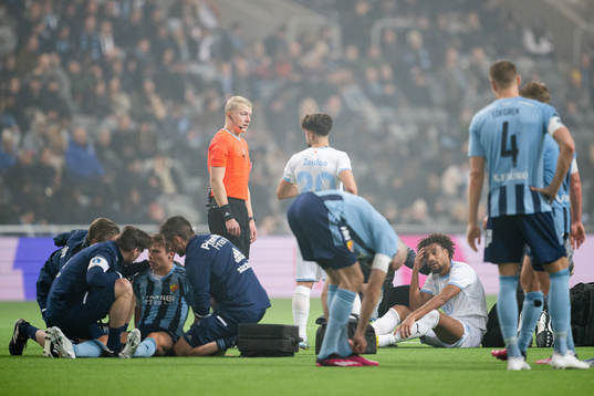 Djurgårdens Elias Andersson och Malmö FFs Joseph Ceesay