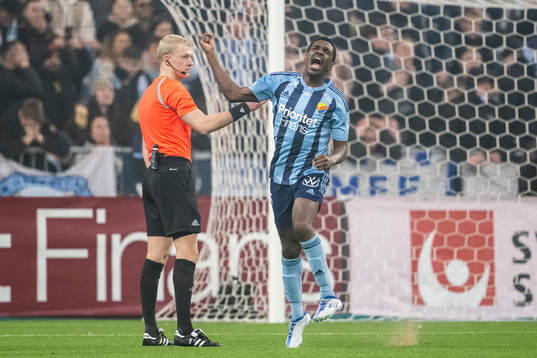 Djurgårdens Joel Asoro jublar