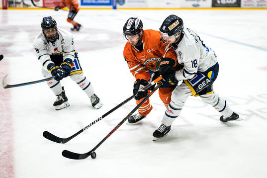 Visby Romas Adam Andersson och Karlskronas Alexander Heiver