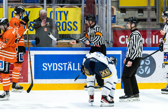 klubba fastnat i plexi