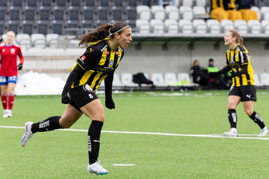 Häckens Rosa Kafaji jublar