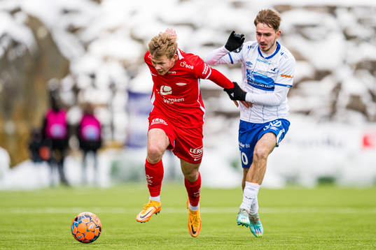 Aune Heggebø of Brannand Adrion Pajaziti of Haugesund