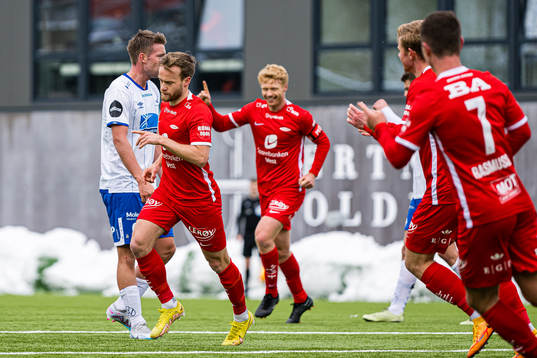 Bård Finne of Brann celebrates