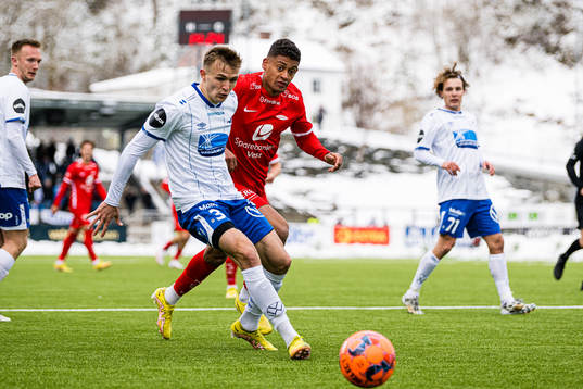 Oscar Krusnell of Haugesund and Japhet Sery Larsen of Brann