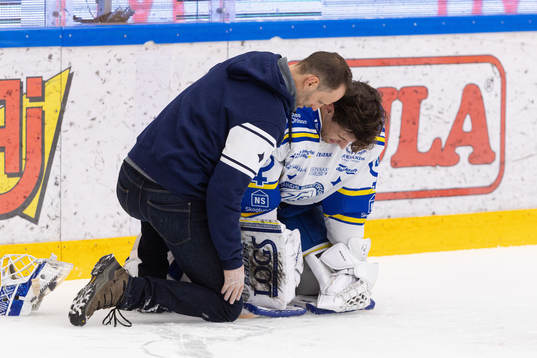 Leksands målvakt Mantas Armalis har ont