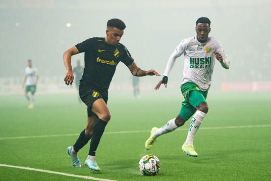 AIKs Rui Modesto och Hammarbys Shaquille Pinas