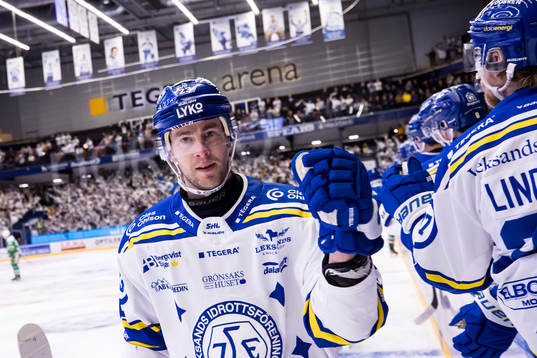 Leksands Mikael Ruohomaa jublar