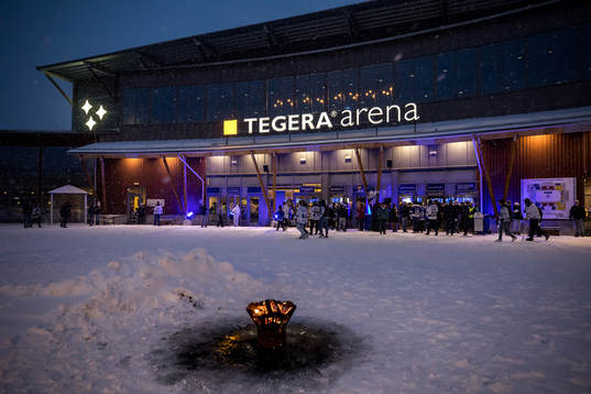 Tegera Arena innan ishockeymatchen i SM-Slutspelet mellan