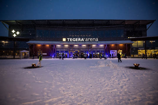 Tegera Arena innan ishockeymatchen i SM-Slutspelet mellan