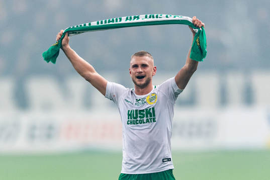 Hammarbys Simon Strand jublar
