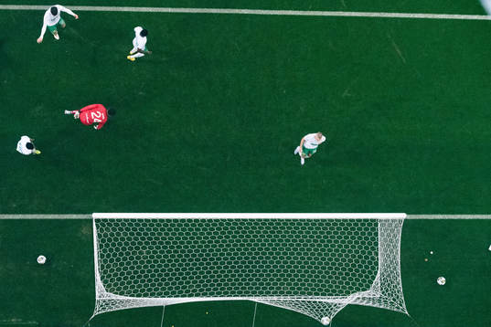 Hammarbys målvakt Oliver Dovin, Simon Strand deppar