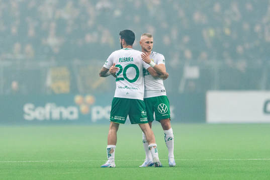 Hammarbys Nahir Besara och Simon Strand