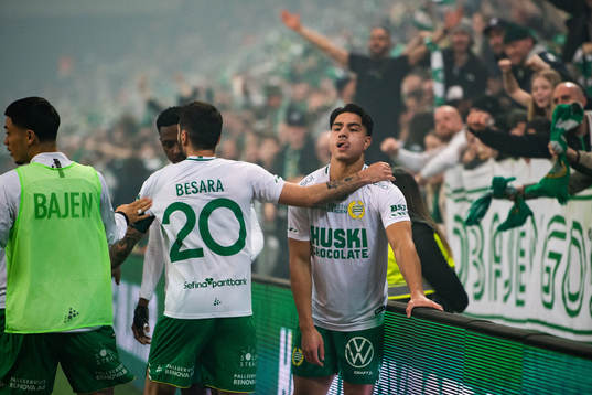 Hammarbys Jusef Erabi jublar