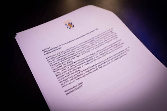 en motion gällande hur matchtröjor frontas