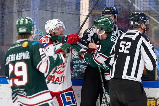 Bråk mellan Västerviks Macoy Erkamps och Tingsryds Daniel
