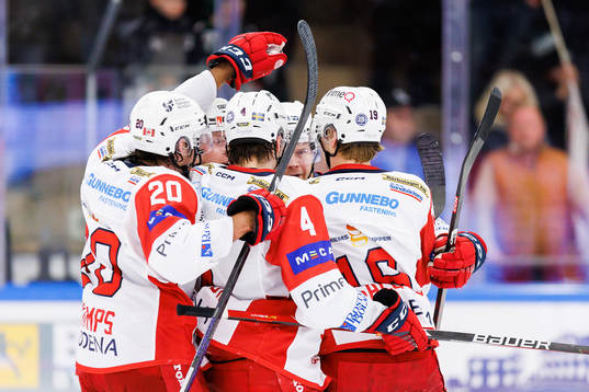 Västerviks spelare jublar