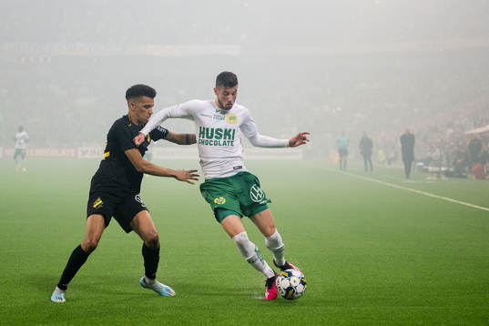 AIKs Rui Modesto och Hammarbys Viktor Djukanovic