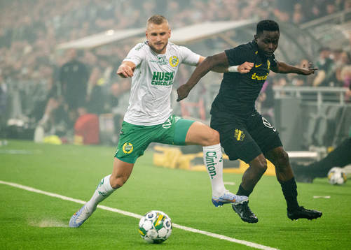 Hammarbys Simon Strand och AIKs Erick Otieno