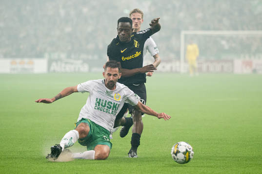 Hammarbys Loret Sadiku och AIKs Erick Otieno