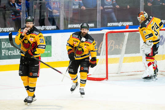 Luleås Pontus Själin, Jack Connolly och målvakt Joel