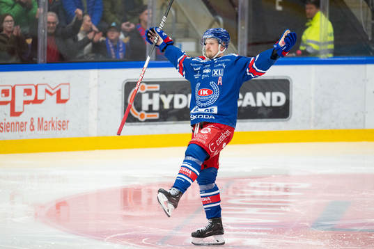 Oskarshamns Patrik Karlkvist jublar