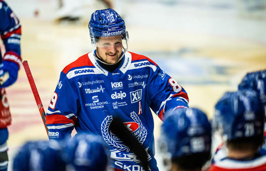 Oskarshamns Patrik Karlkvist jublar