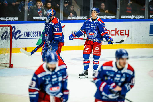 Oskarshamns målvakt Tim Juel och Jonas Engström deppar