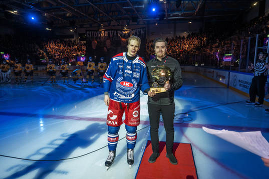 Oskarshamns Antti Suomela tog emot Guldhjälmen av CCMs