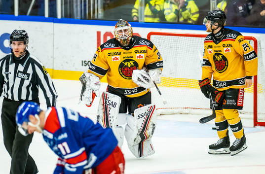 Luleås målvakt Joel Lassinantti och Brendan Shinnimin