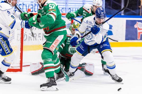Leksands Carter Ashton oroar mot Rögles målvakt