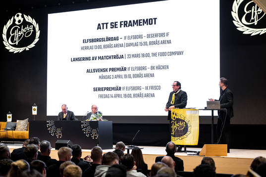 ordförande Sune Lundqvist avslutar mötet med information