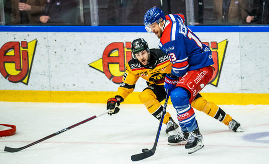 Luleås Jonathan Andersson och Oskarshamns Jiri Smejkal
