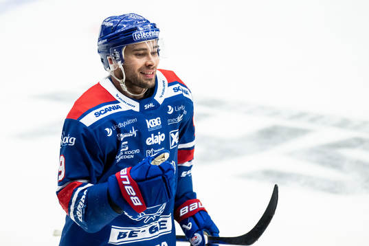 Oskarshamns Ahti Oksanen jublar