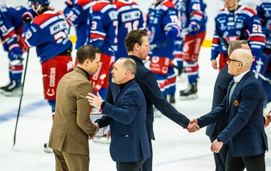 Oskarshamns tränare Martin Filander och Luleås tränare