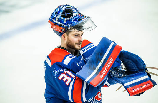 Oskarshamns målvakt Tim Juel deppar