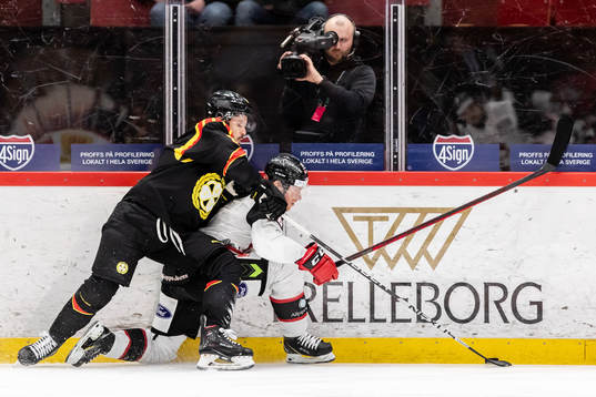 Brynäs Oula Palve och Malmö Redhawks Matias Lassen