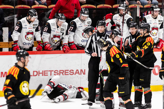 Malmö Redhawks Marcus Sylvegård har ont
