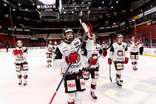 Malmö Redhawks Anton Wahlberg jublar