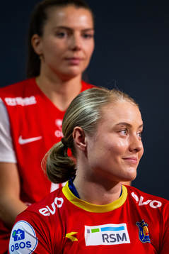 Sarah Suphellen of Røa and Cecilie Redisch Kvamme of Brann