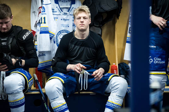 Leksands Emil Heineman innan åttondelsfinal tre i SHL