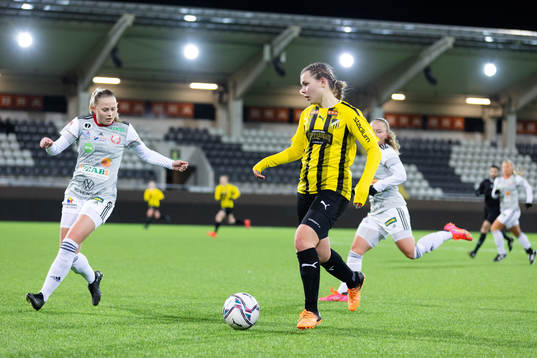 Häckens Alexandra Hellekant