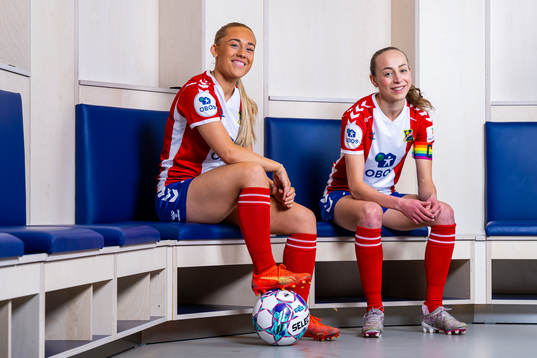Julie Jorde and Emilie Raaum Closs of Lyn pose for a