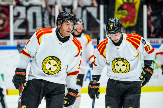 Brynäs Oscar Eklind och Nick Olesen deppar