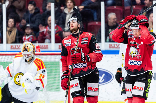 Malmö Redhawks Carl Persson och Christoffer Forsberg deppar
